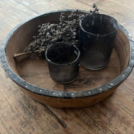 Houten schaal met ijzeren rand